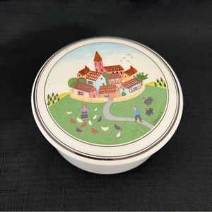 Villeroy & Boch Naif “Village on Hill” 4” Candy Box and Lid, Excellent Condition